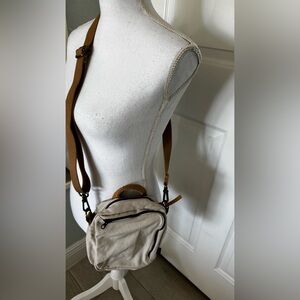 Essential Crossbody Bag